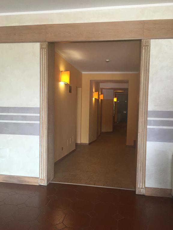 Ascot Hotel