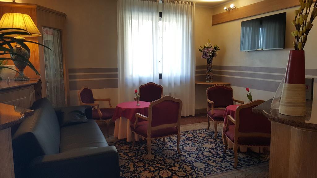 Hotel Ascot